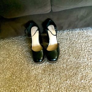 Rouge Helium size 10 black heel Mary janes